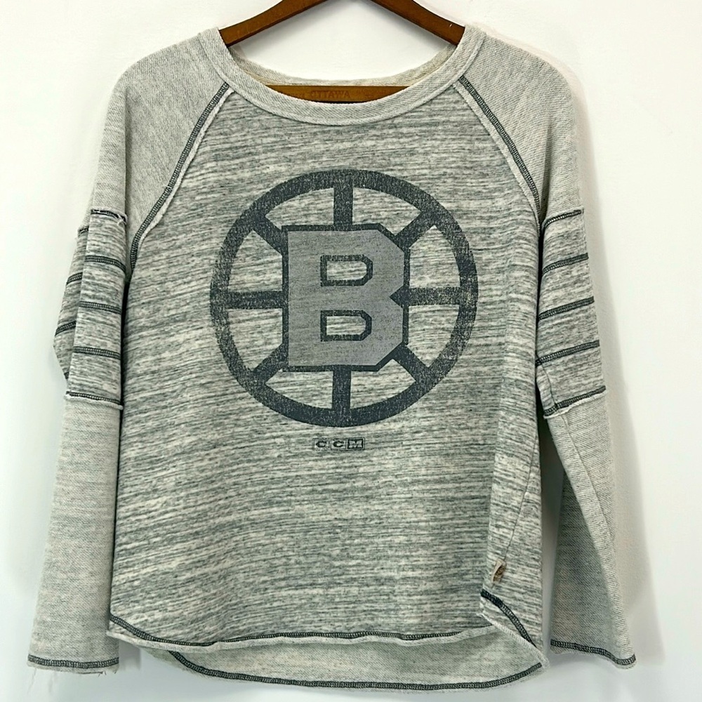 Boston Bruins Crew Sweatshirt Women's Small NHL Hockey Fan CCM Sport Logo Cheer